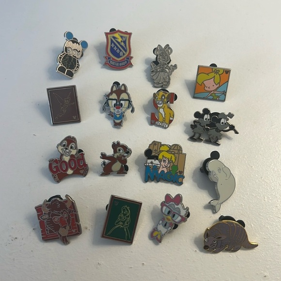 Disney Kids Character Pin Set - Multicolor - Picture 1 of 1